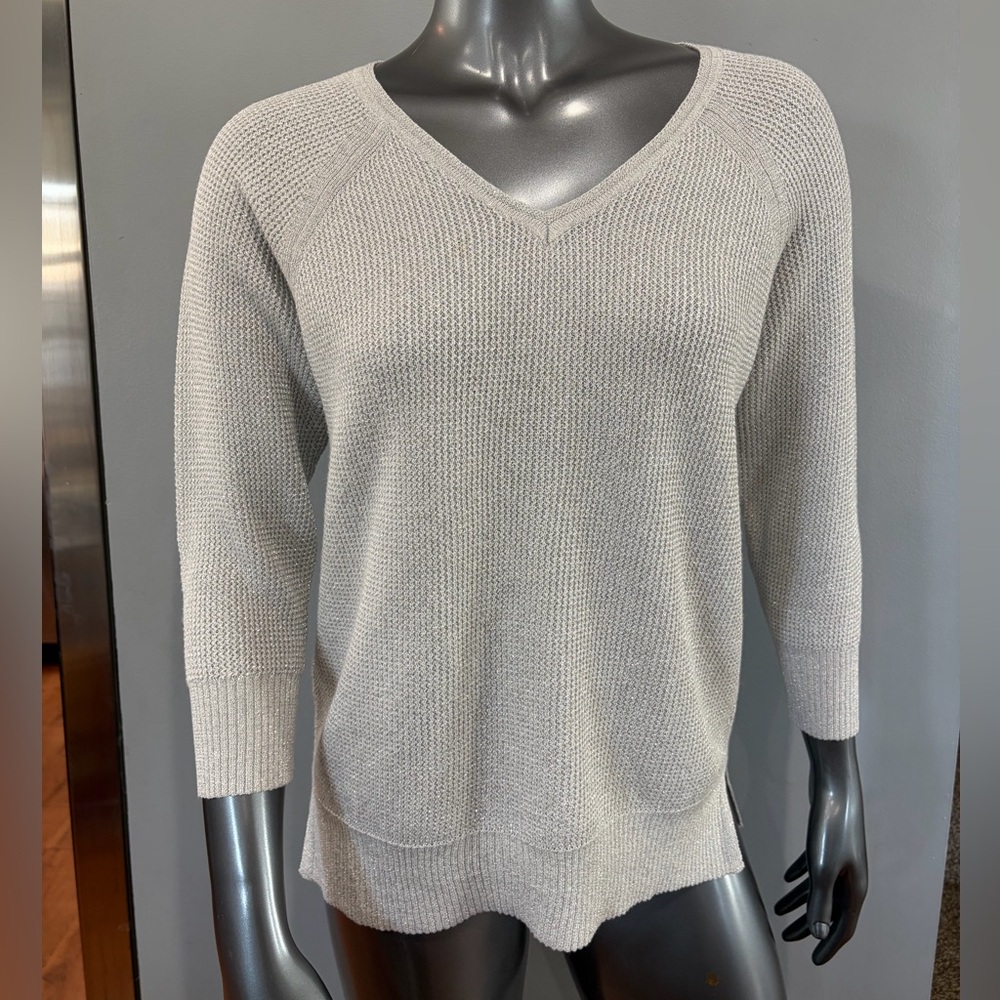 Liz Claiborne Light Gray & Silver Sparkly V-Neck Pullover Sweater